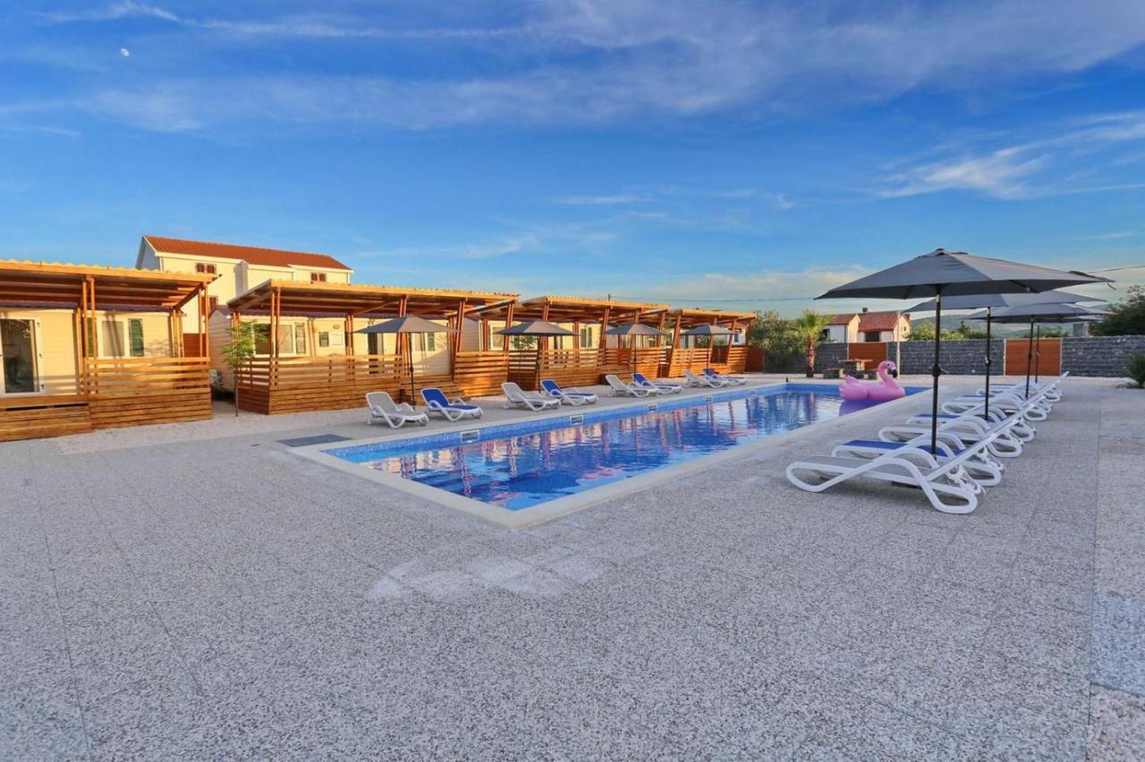Poolside Mobile Home Turanj Eksteriør bilde